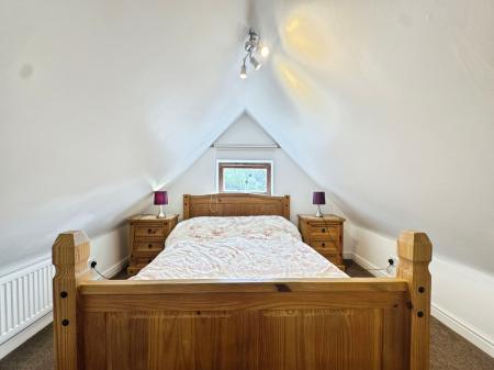 5 bedroom Detached house to let in Church Lane, Shottery, Stratford-upon-Avon, CV37