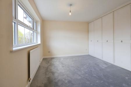 4 bedroom Detached house for sale in Pheasant Close, Stratford-upon-Avon, CV37