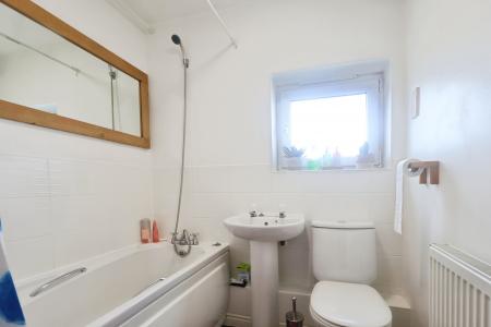 2 bedroom Flat to let in Addison Drive, Trinity Mead, Stratford-upon-Avon, CV37