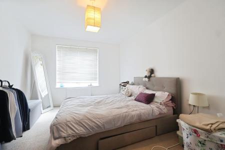2 bedroom Flat to let in Addison Drive, Trinity Mead, Stratford-upon-Avon, CV37