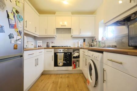 2 bedroom Flat to let in Addison Drive, Trinity Mead, Stratford-upon-Avon, CV37