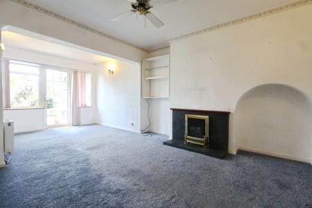 3 bedroom Semi-detached house for sale in Halford Road, Stratford-upon-Avon, CV37