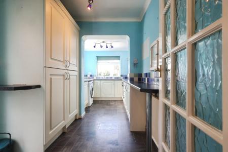 3 bedroom Semi-detached house for sale in Halford Road, Stratford-upon-Avon, CV37