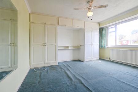 3 bedroom Semi-detached house for sale in Halford Road, Stratford-upon-Avon, CV37