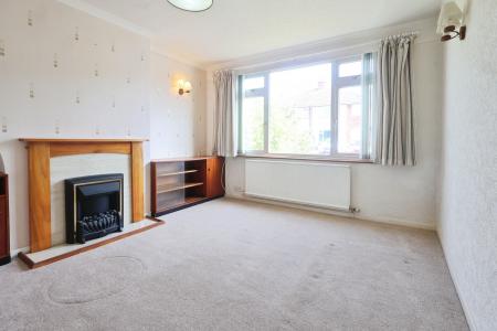 3 bedroom Semi-detached house for sale in Halford Road, Stratford-upon-Avon, CV37