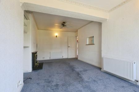 3 bedroom Semi-detached house for sale in Halford Road, Stratford-upon-Avon, CV37