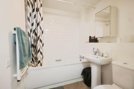 2 bedroom Flat for sale in Cordelia Close, Stratford-upon-Avon, CV37