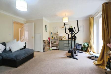 3 bedroom Semi-detached house to let in Chaucer Close, Trinity Mead, Stratford-upon-Avon, CV37