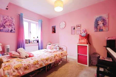 3 bedroom Semi-detached house to let in Chaucer Close, Trinity Mead, Stratford-upon-Avon, CV37