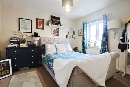 3 bedroom Semi-detached house to let in Chaucer Close, Trinity Mead, Stratford-upon-Avon, CV37