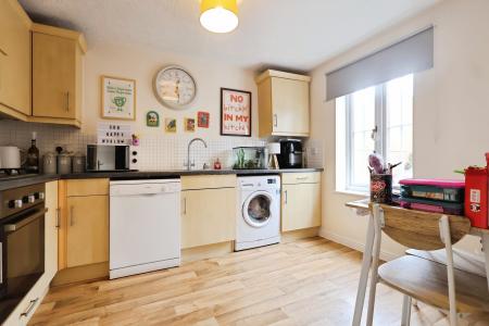 3 bedroom Semi-detached house to let in Chaucer Close, Trinity Mead, Stratford-upon-Avon, CV37