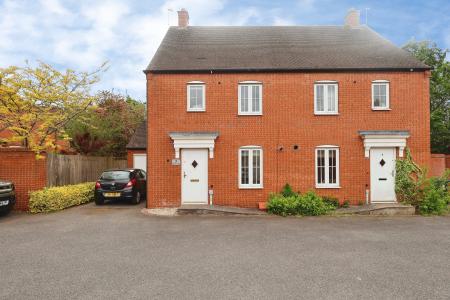Chaucer Close, Trinity Mead, Stratford-upon-Avon, CV37
