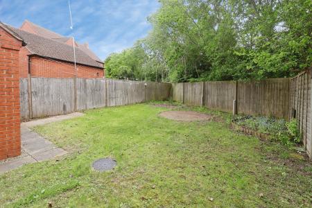 3 bedroom Semi-detached house to let in Chaucer Close, Trinity Mead, Stratford-upon-Avon, CV37