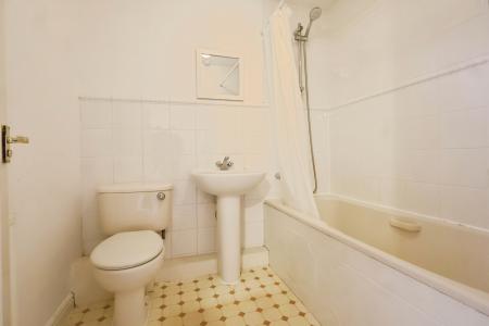 2 bedroom Terraced House to let in Sandown Close, Stratford-upon-Avon, CV37