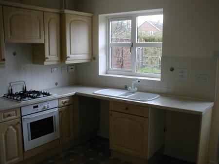 2 bedroom Terraced House to let in Sandown Close, Stratford-upon-Avon, CV37