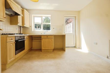 2 bedroom Terraced House to let in Sandown Close, Stratford-upon-Avon, CV37