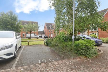 1 bedroom Flat for sale in Cordelia Close, Stratford-upon-Avon, CV37
