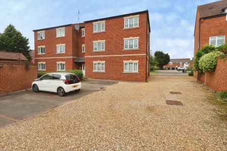 2 bedroom Flat for sale in Betjeman Road, Trinity Mead, Stratford-upon-Avon, CV37