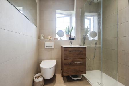 2 bedroom Flat for sale in Betjeman Road, Trinity Mead, Stratford-upon-Avon, CV37