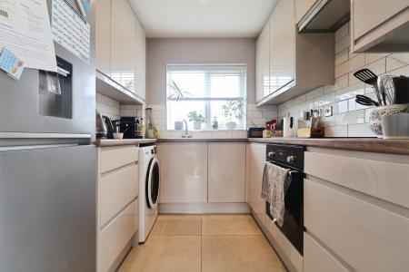 2 bedroom Flat for sale in Betjeman Road, Trinity Mead, Stratford-upon-Avon, CV37