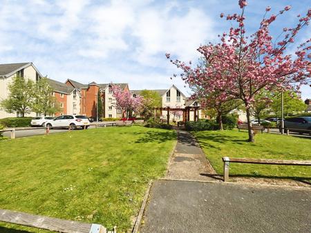 2 bedroom Flat for sale in Hamlet Way, Stratford-upon-Avon, CV37