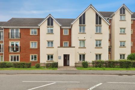 2 bedroom Flat for sale in Hamlet Way, Stratford-upon-Avon, CV37