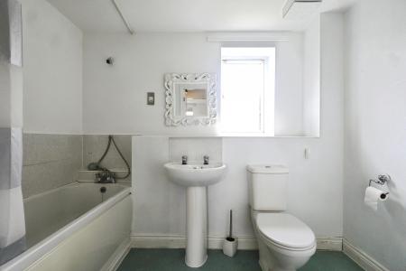 2 bedroom Flat for sale in Hamlet Way, Stratford-upon-Avon, CV37