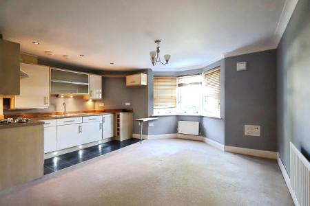 2 bedroom Flat to let in Shipston Road, Central, Stratford-upon-Avon, CV37