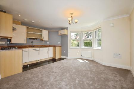 2 bedroom Flat to let in Shipston Road, Central, Stratford-upon-Avon, CV37