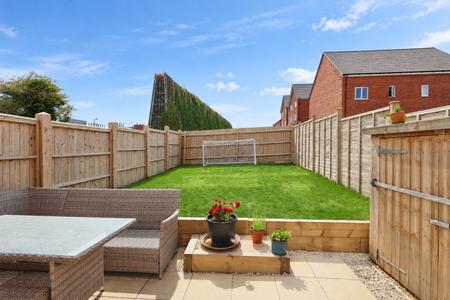 2 bedroom Semi-detached house for sale in Hopper Avenue, Stratford-upon-Avon, CV37