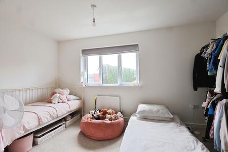 2 bedroom Semi-detached house for sale in Hopper Avenue, Stratford-upon-Avon, CV37