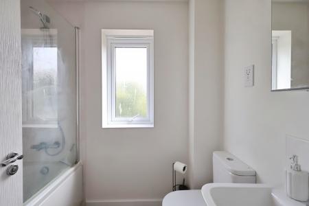 2 bedroom Semi-detached house for sale in Hopper Avenue, Stratford-upon-Avon, CV37