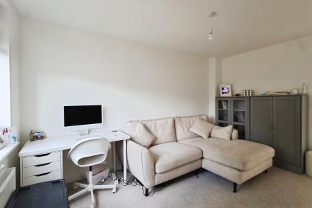 2 bedroom Semi-detached house for sale in Hopper Avenue, Stratford-upon-Avon, CV37