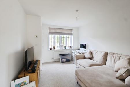 2 bedroom Semi-detached house for sale in Hopper Avenue, Stratford-upon-Avon, CV37