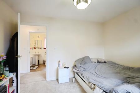 2 bedroom Flat for sale in Trinity Mead, Stratford-upon-Avon, CV37