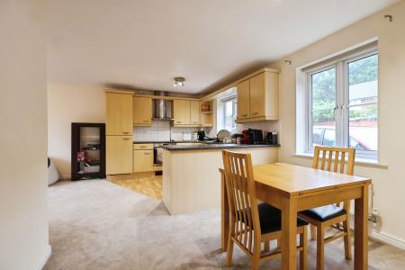 2 bedroom Flat for sale in Trinity Mead, Stratford-upon-Avon, CV37
