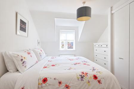 2 bedroom Flat for sale in Dickens Close, Stratford-upon-Avon, CV37
