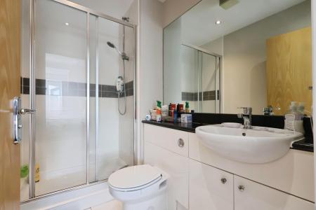 1 bedroom Flat for sale in Dickens Close, Stratford-upon-Avon, CV37