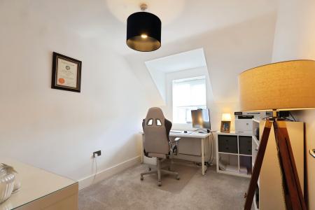 1 bedroom Flat for sale in Dickens Close, Stratford-upon-Avon, CV37