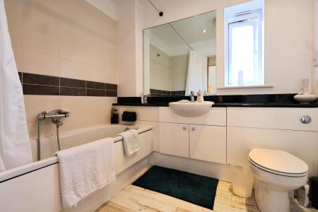 1 bedroom Flat for sale in Dickens Close, Stratford-upon-Avon, CV37
