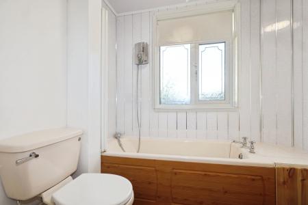 4 bedroom Semi-detached house to let in Oldbury Road, Oldbury, B65