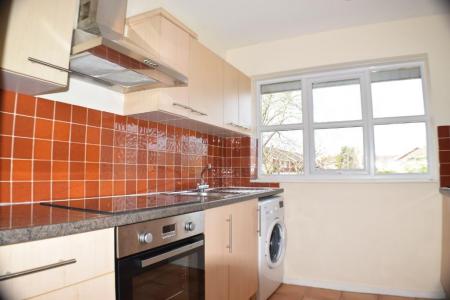 2 bedroom Maisonette to let in Chesford Grove, Stratford-upon-Avon, CV37