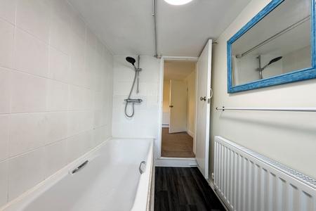 2 bedroom Town house to let in Windsor Street, Stratford-upon-Avon, CV37
