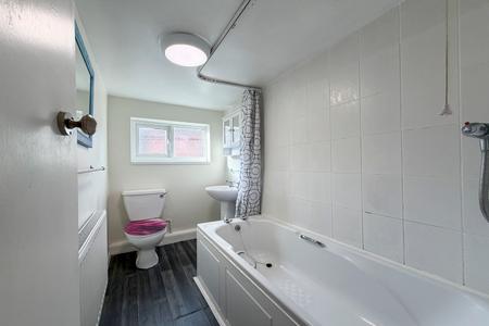 2 bedroom Town house to let in Windsor Street, Stratford-upon-Avon, CV37