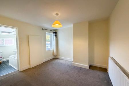 2 bedroom Town house to let in Windsor Street, Stratford-upon-Avon, CV37