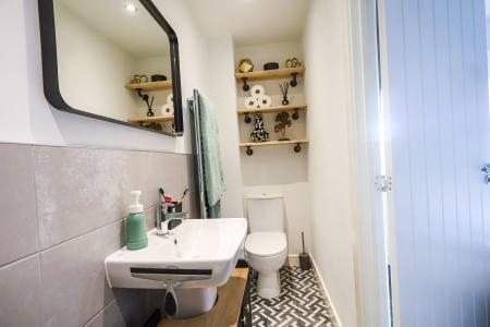 2 bedroom Semi-detached house for sale in Pear Place, Stratford-upon-Avon, CV37