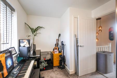 2 bedroom Semi-detached house for sale in Pear Place, Stratford-upon-Avon, CV37