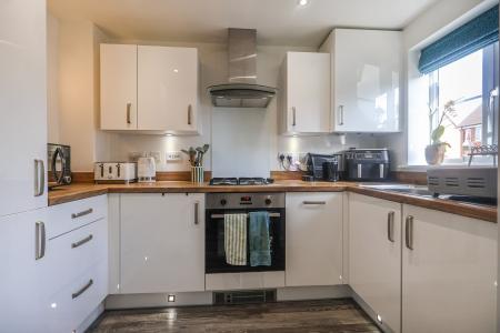 2 bedroom Semi-detached house for sale in Pear Place, Stratford-upon-Avon, CV37
