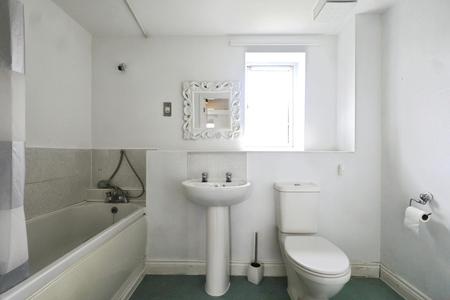 2 bedroom Flat for sale in Hamlet Way, Stratford-upon-Avon, CV37