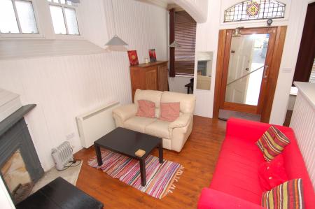 1 bedroom Flat to let in Baker Street, Stirling, FK8